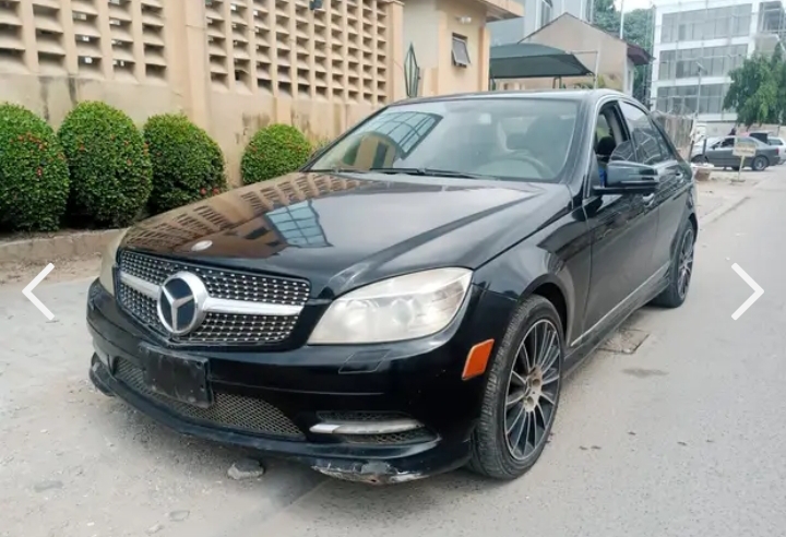 Mercedes-Benz C300 2009 Black